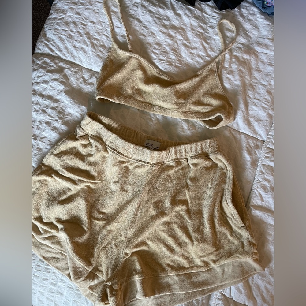 We Wore What Set ! - image 2